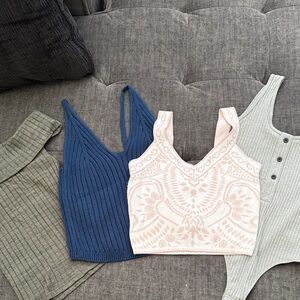 Bundle of 4 Express Sleeveless Sweaters XS
